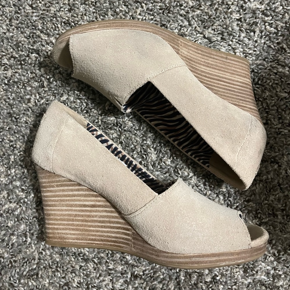 Toms wedges